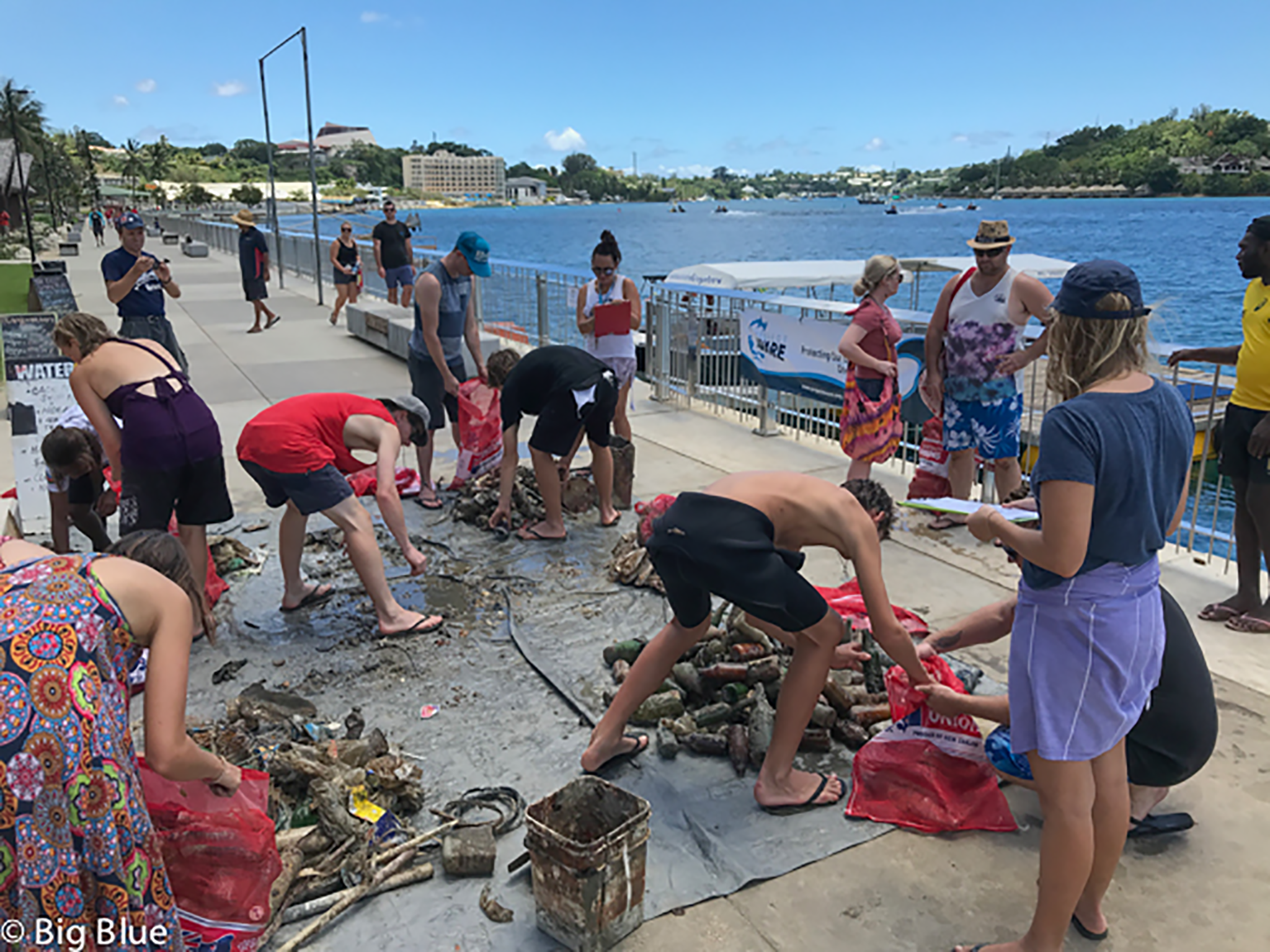 Big Blue Vanuatu - Project AWARE - Dive Against Debris