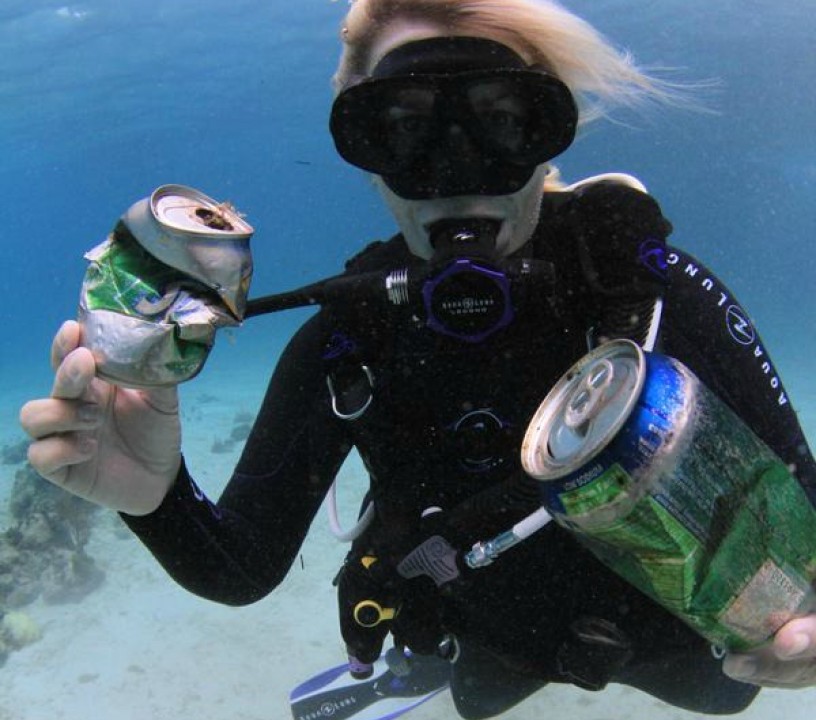 Dive Against Debris Cans