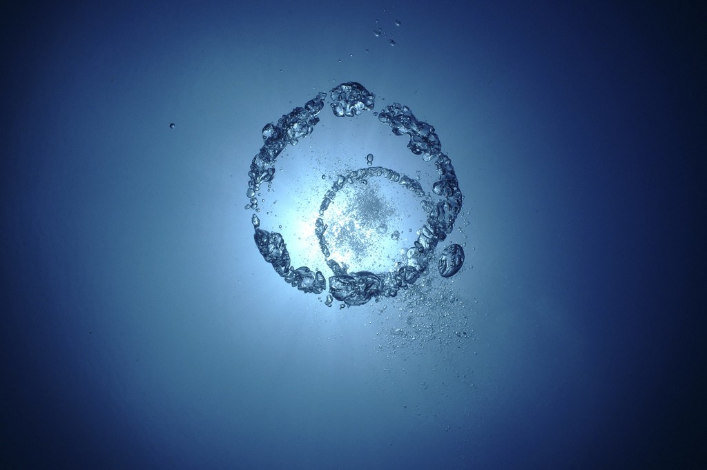 image of bubbles underwater