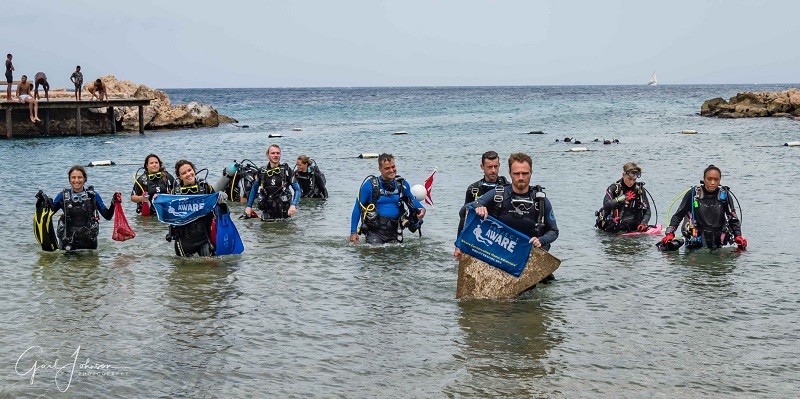 Curaçao special underwater and beach clean-up Photo courtesy Gail Johnson Photography