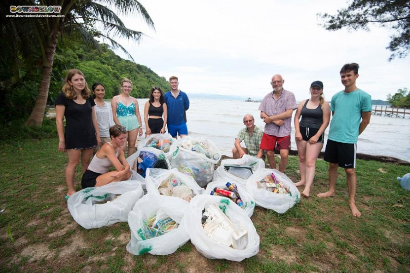 Marine Biology Students Does Beach Clean Up with Downbelow Team